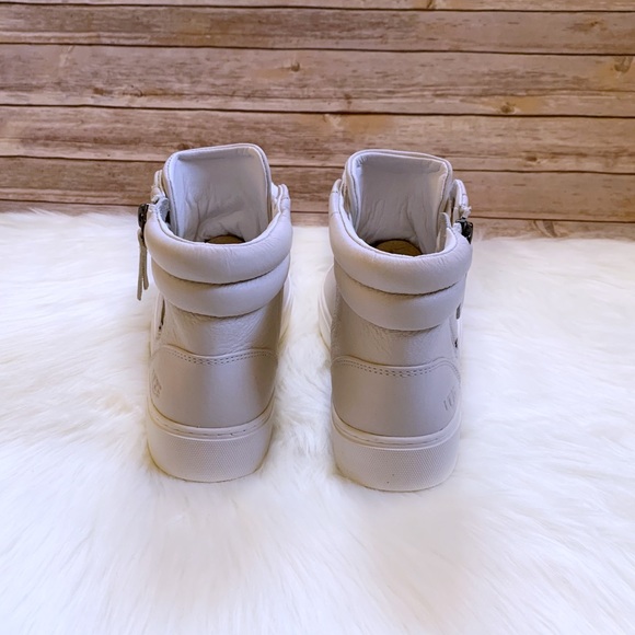 UGG Women’s Olli White Leather Sneakers - Picture 4 of 9